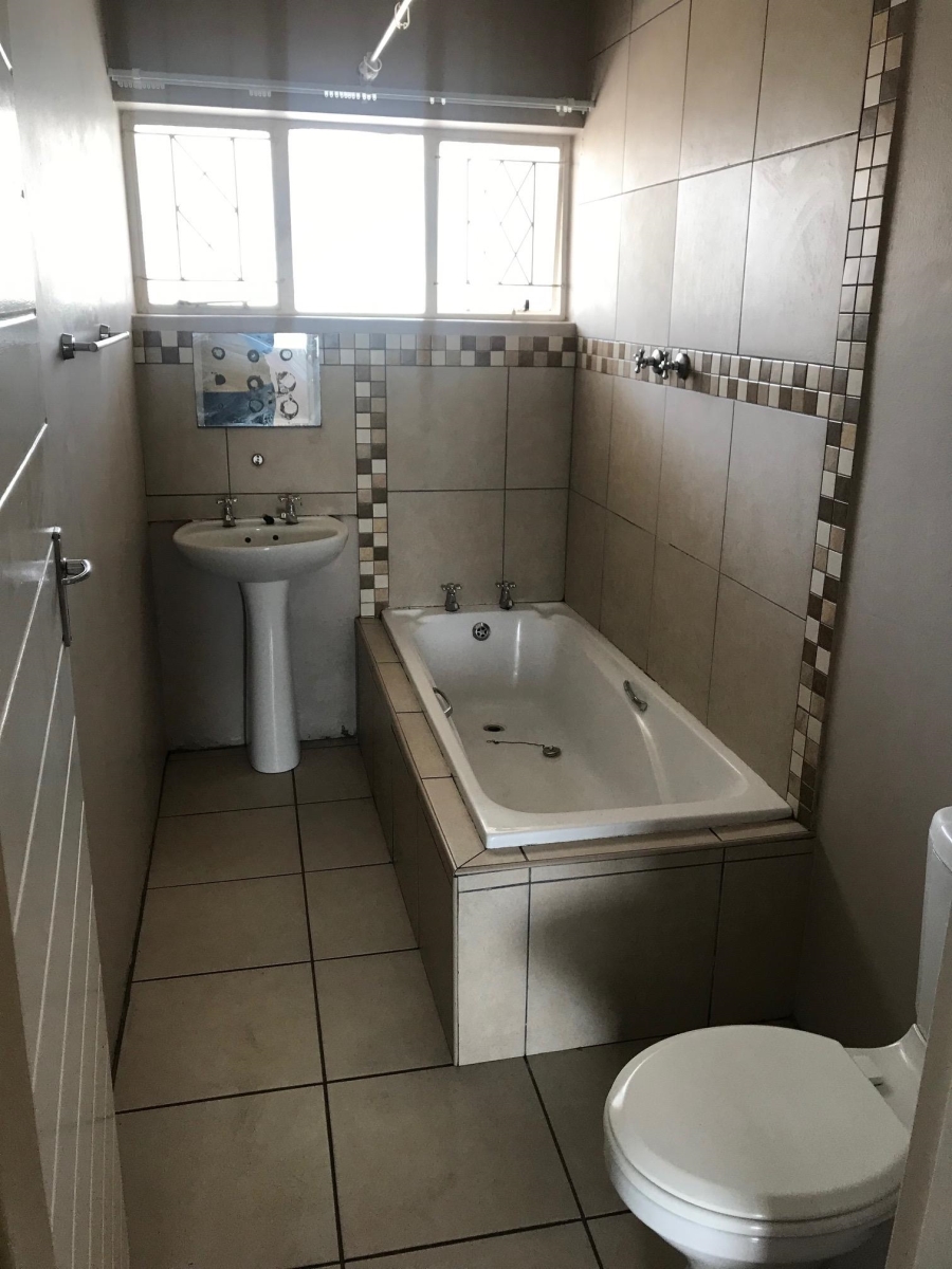 To Let 2 Bedroom Property for Rent in Richmond Hill Eastern Cape